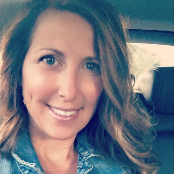 Meet your Posher, Cheri - Picture 2 of 2